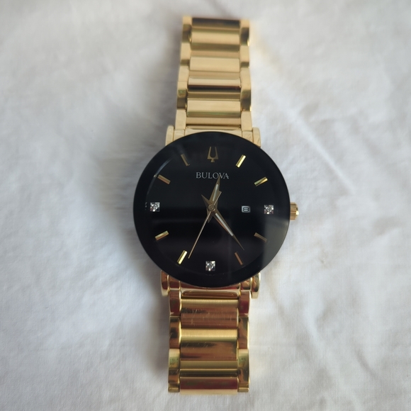 Bulova Futura MODERN Men's Watch MODEL 97D116 Gold Stainless Steel - Picture 2 of 12